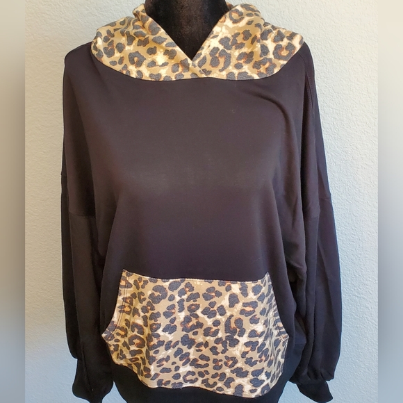 Zenana Black and Animal Print Hoodie. NWOT - Picture 6 of 11